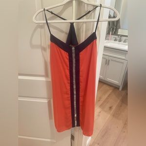 Adorable dress! I would say size L